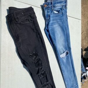 2 pairs American Eagle Jeans